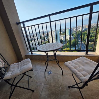 Location d’un élégant appartement de 2 pièces avec vue sur la mer, Lazuren Bryag, Bourgas, Bulgarie